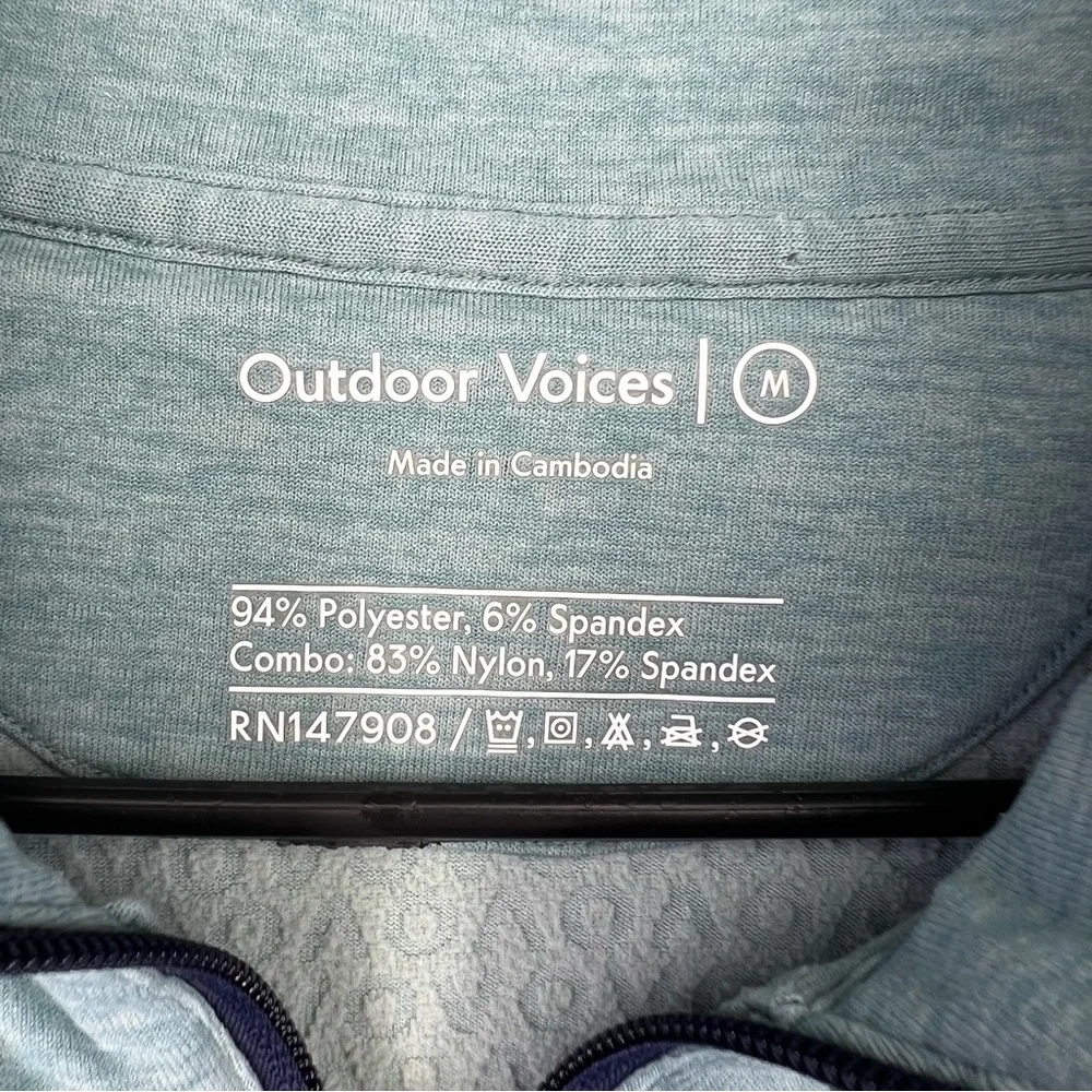 Men or Women Unisex Outdoor‎ Voices Pullover Baby Blue Zip with Pockets Soft Med